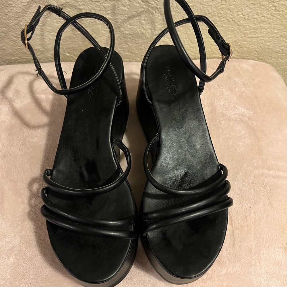 Princess Polly platform wedges - Picture 2 of 3